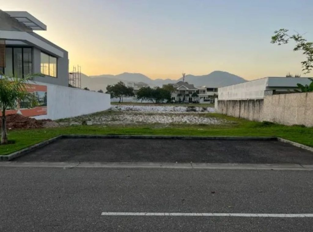 Barra da Tijuca, Condomínio Villaggio 1001m2!