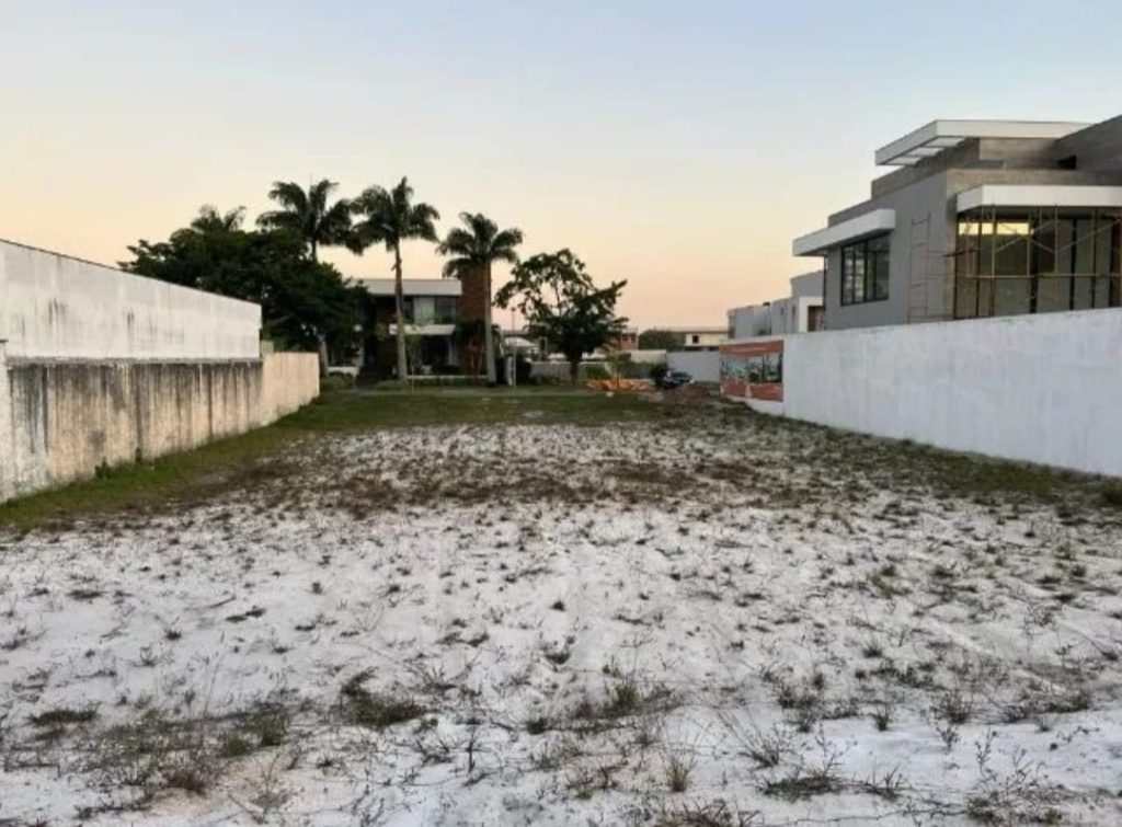 Barra da Tijuca, Condomínio Villaggio 1001m2!